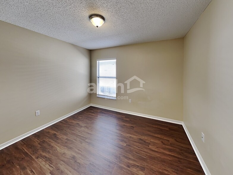 Building Photo - 7831 Chadwick Dr