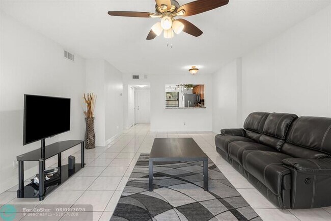 Building Photo - 6575 W Oakland Park Blvd