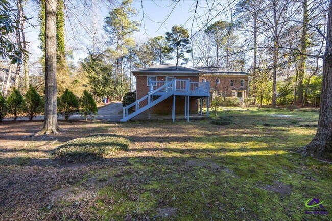 Building Photo - 5056 Wellington Dr