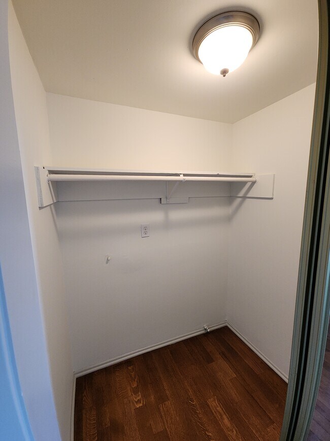 bedroom 3 - closet - 1622 S Campbell Ave