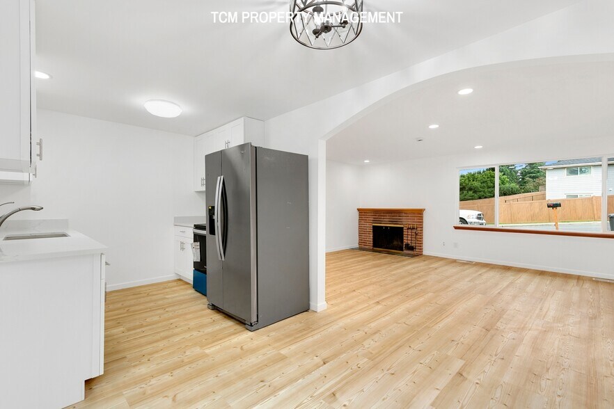 Building Photo - 4806 S 179th St