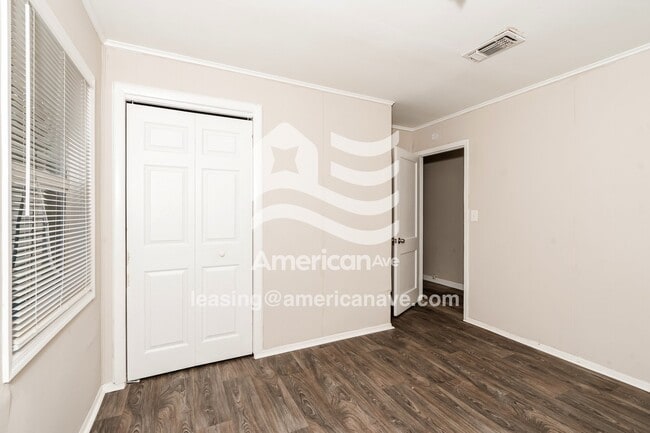 Building Photo - 1530 Hurley Cir