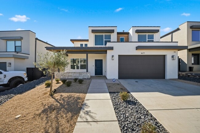 Building Photo - Extra Space, Extra Comfort! 5 Bedroom Home With Bonus Den in Long Valley!