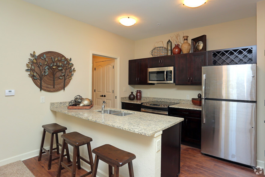 1BR ADA - 638SF - Kitchen - Anderson House Luxury Apartments