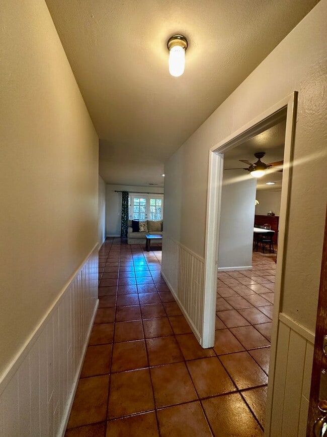 Building Photo - 4 bedroom home