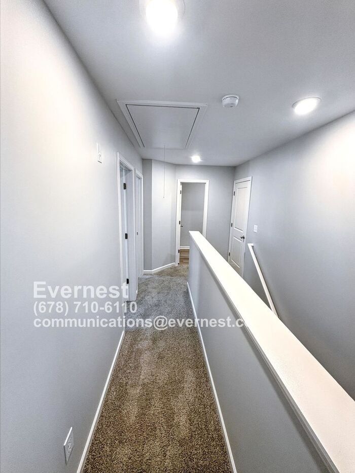 Building Photo - 75 Heyman Dr