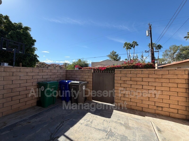 Building Photo - 69180 Victoria Dr