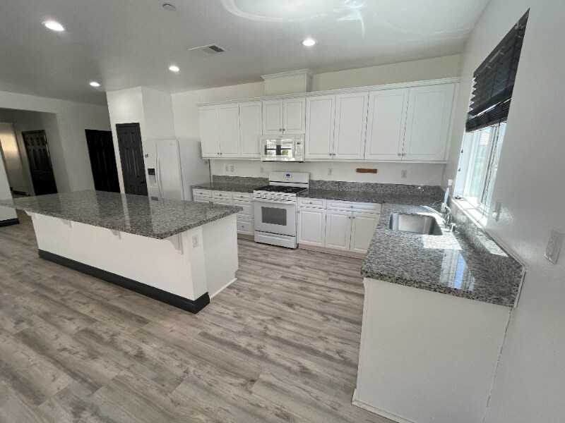 Building Photo - 376 Valencia Ct