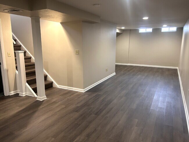 Building Photo - Fully Renovated 3 Bedroom Ranch!