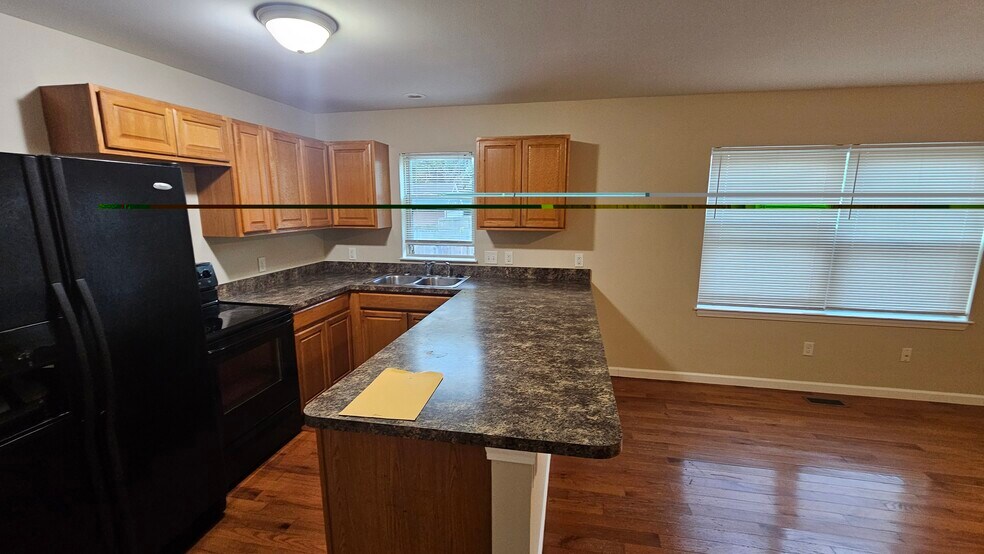 Building Photo - 11 S Summit St