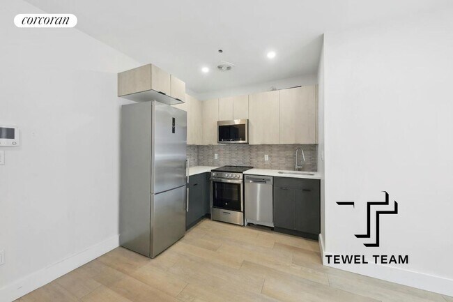 Building Photo - 81 W 118th St