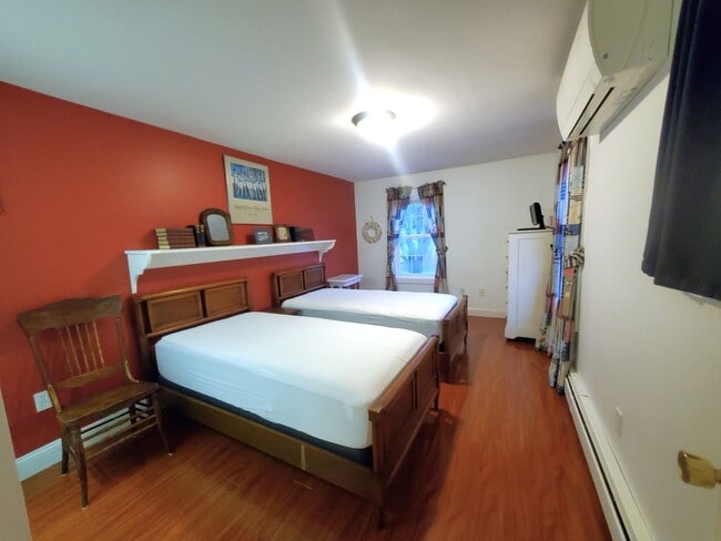 Building Photo - Winter Rental: Available Oct. 1-May 31 (Ut...