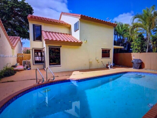 Building Photo - 9953 SW 147th Ct