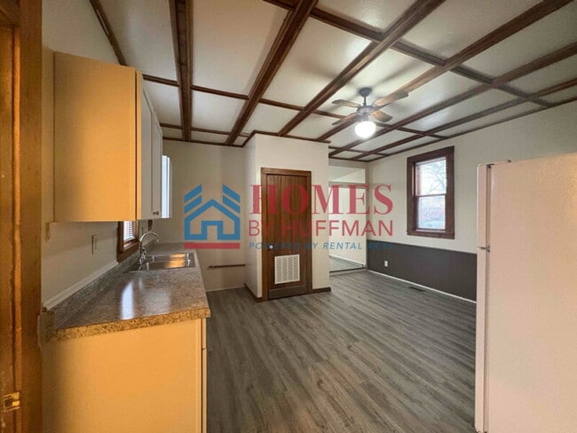 Building Photo - Three Bedroom House | Move In Ready!