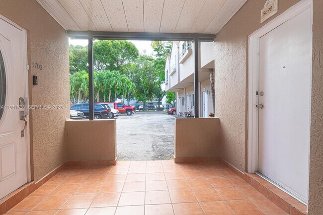 Building Photo - 5698 W 25th Ct