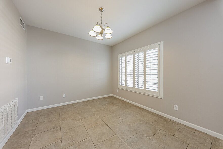 Building Photo - 4533 E Annette Dr