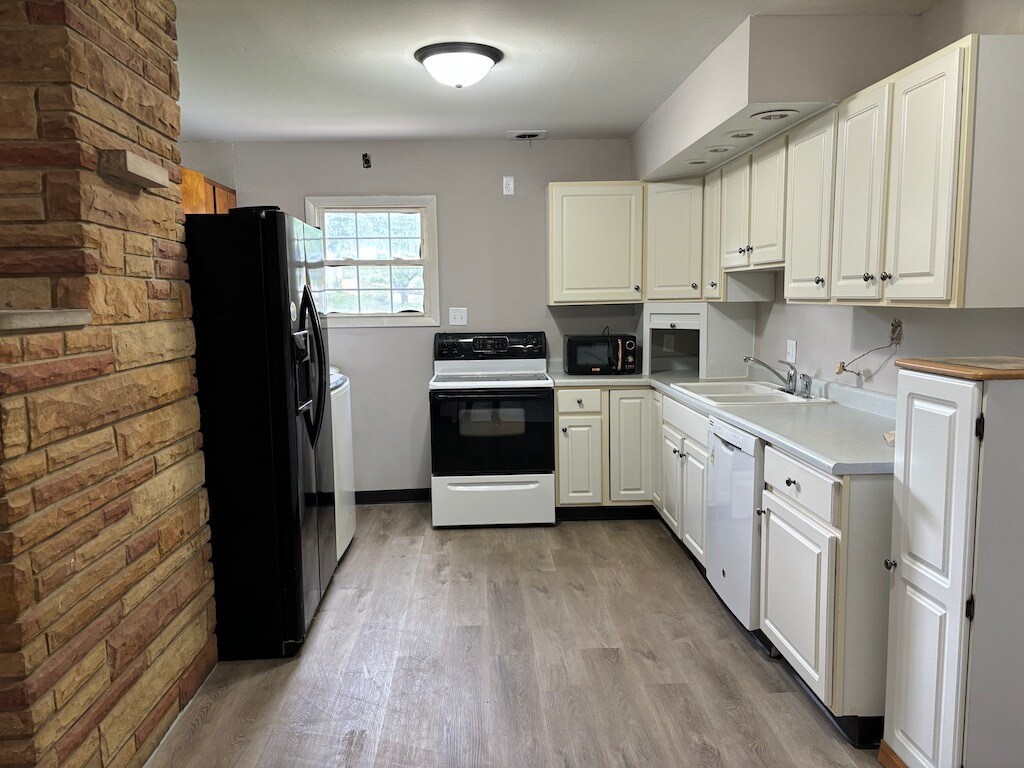 Building Photo - 480 S Hayden Ave