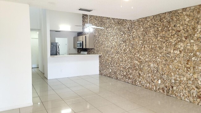 Building Photo - 4049 SW 68th Way