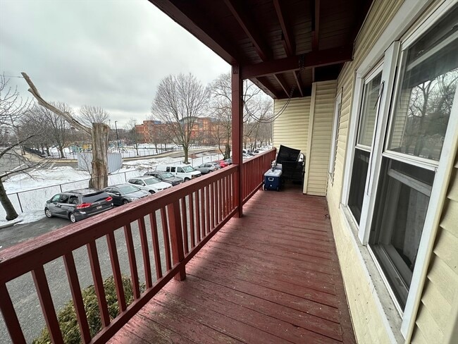 Building Photo - 41 Louis St