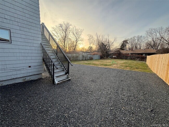 Building Photo - 114 Sprague Ave