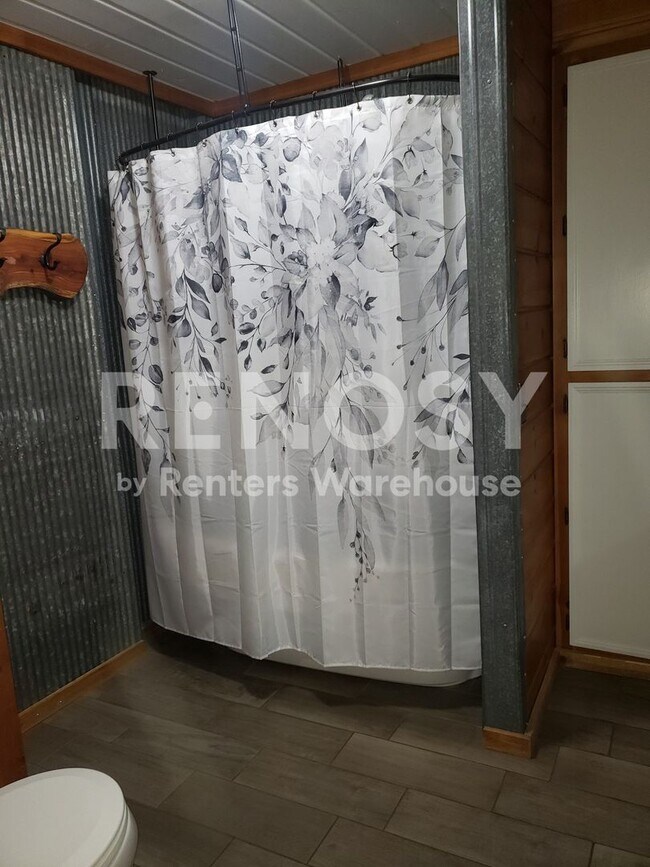 Building Photo - 3BD/2.5BA Home in Elk River Available Now!