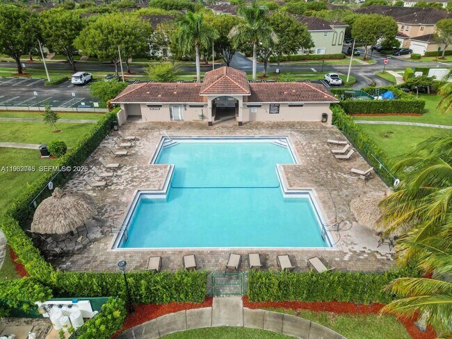 Building Photo - 2467 SE 19th St