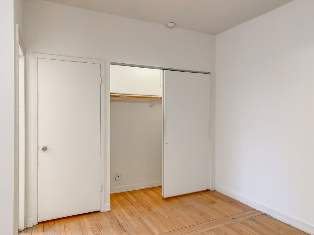 Building Photo - 1055 W George St