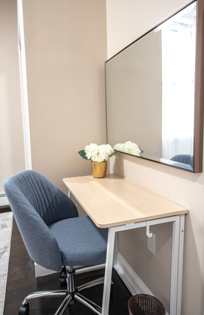 Building Photo - 245 W 113th St