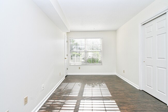 Building Photo - 3021 Stratford Ct