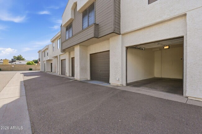 Building Photo - 9209 N 59th Ave