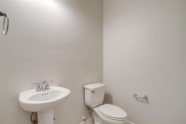 Building Photo - 3703 Byers Ave