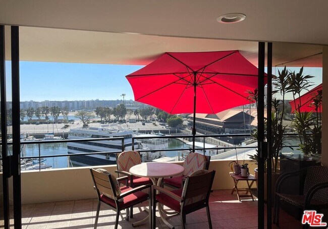 Building Photo - 4267 Marina City Dr