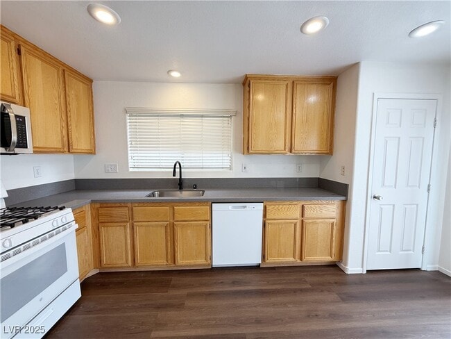 Building Photo - 6228 Mercer Valley St
