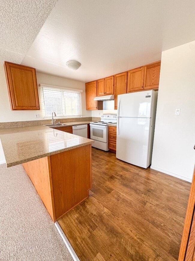 Building Photo - 26 Camelot Ct