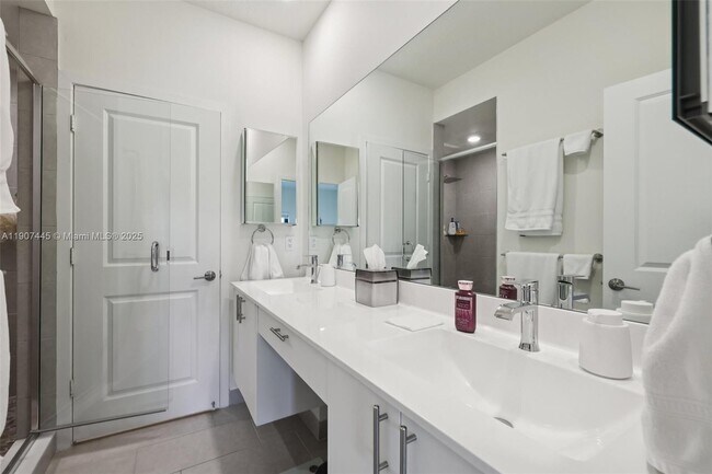 Building Photo - 8001 NW 41st St