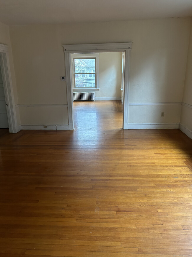 Building Photo - 787 Elm St