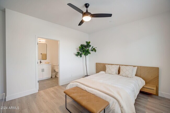 Building Photo - 777 W Coolidge St