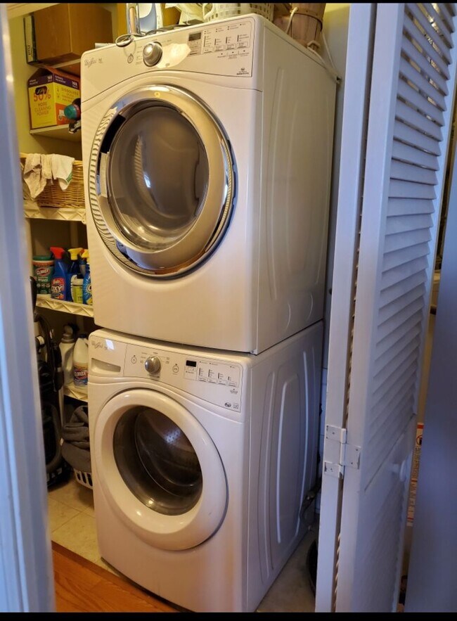 Building Photo - Knoxville 37922 - 3 bedroom, 2 bath home - Contact Susan Niedergeses (865) 300-4722