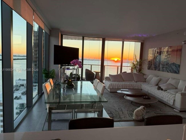 Building Photo - 460 NE 28th St