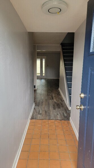 Building Photo - 7436 Countrybrook Dr