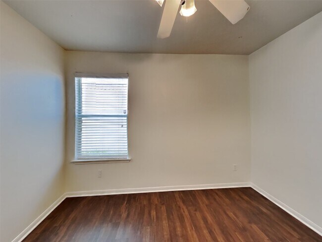 Building Photo - 30202 Deleon Fields Dr