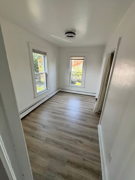 Building Photo - 93 Seavey St