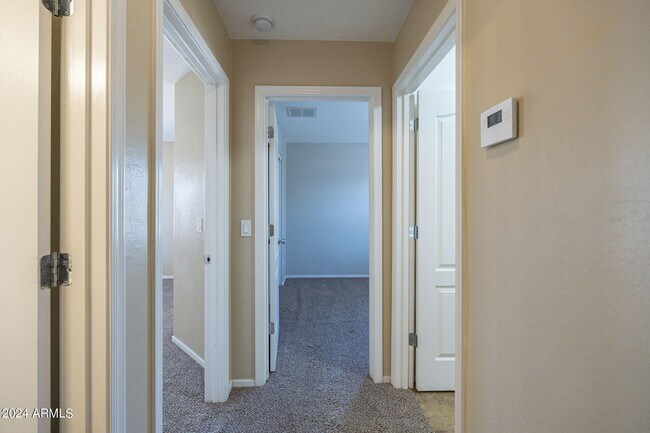 Building Photo - 2873 E Bart St