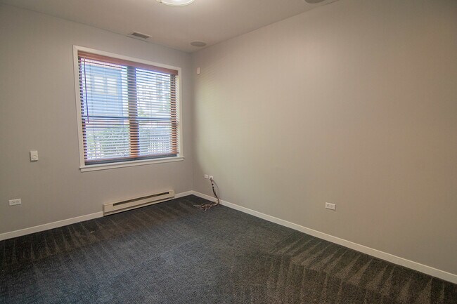 Building Photo - 1152 N Cleveland Ave