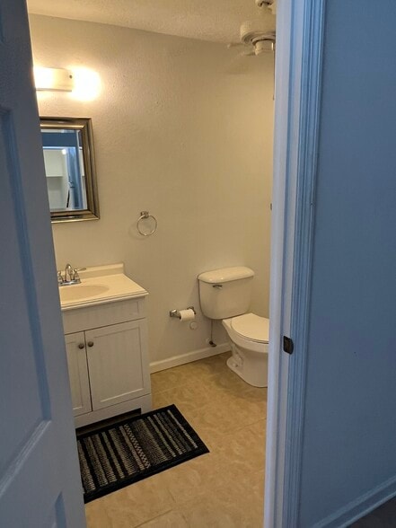 Bathroom entry - 2540 Greenwood Dr
