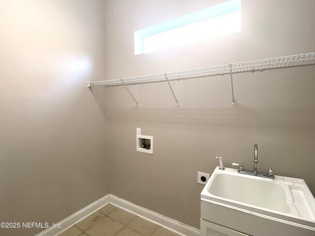 Building Photo - 1840 Rear Admiral Ln