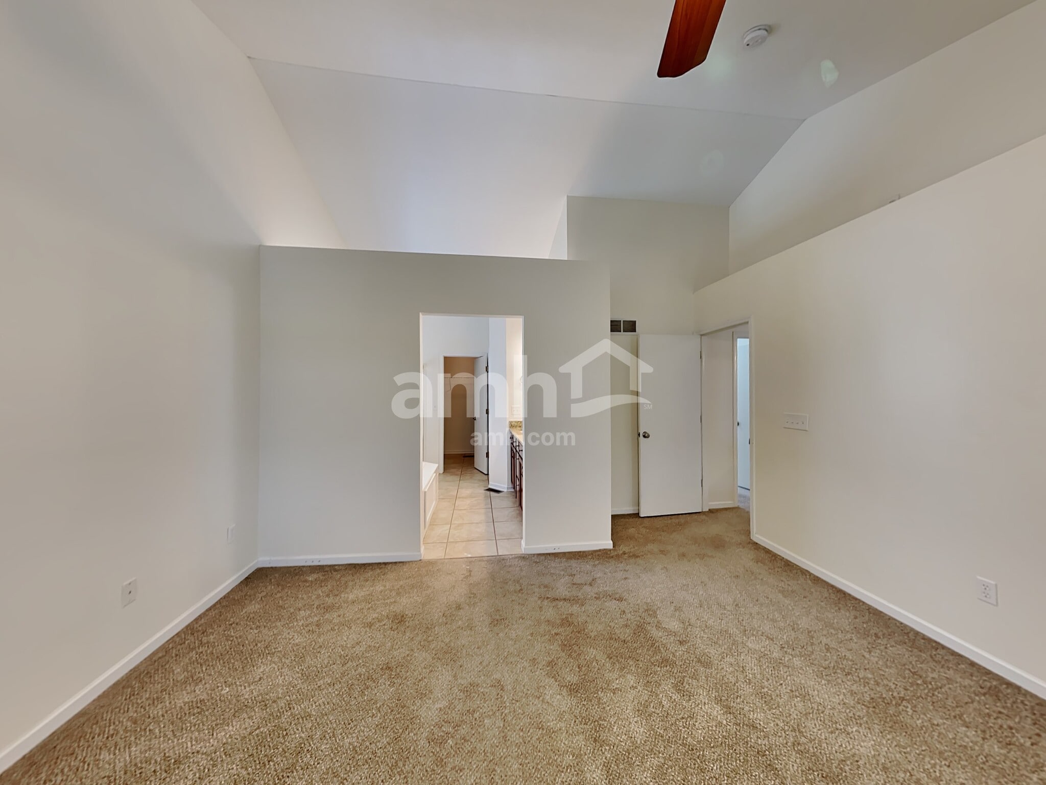 Building Photo - 1961 Creekview Dr