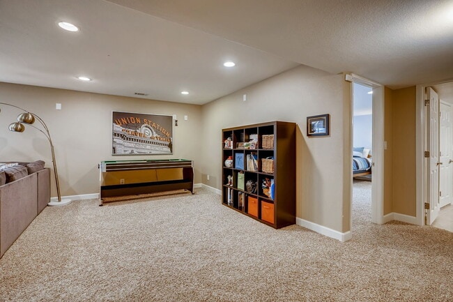 Building Photo - 1020 Ulster St