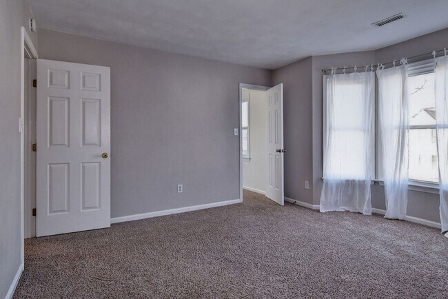 Building Photo - Great Corner Lot in Kiln Creek