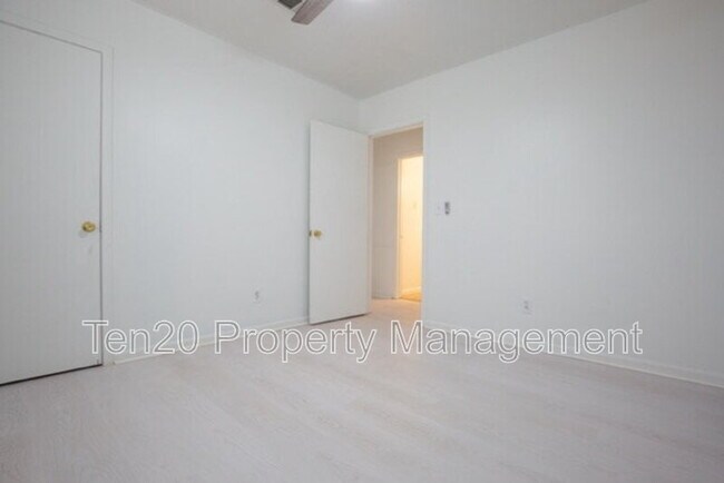 Building Photo - 5131 Trussell Ave